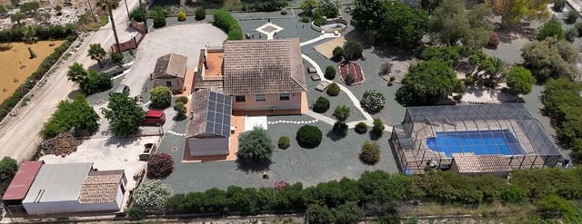 5 bedroom Villa for sale in Puerto Lumbreras with pool garage - € 349,000 (Ref: 9066844)
