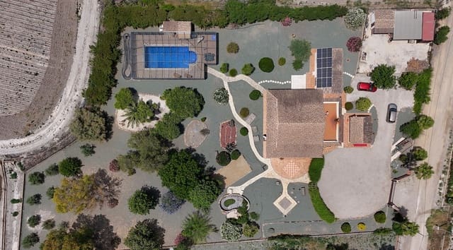 5 bedroom Villa for sale in Puerto Lumbreras with pool garage - € 349,000 (Ref: 9066844)