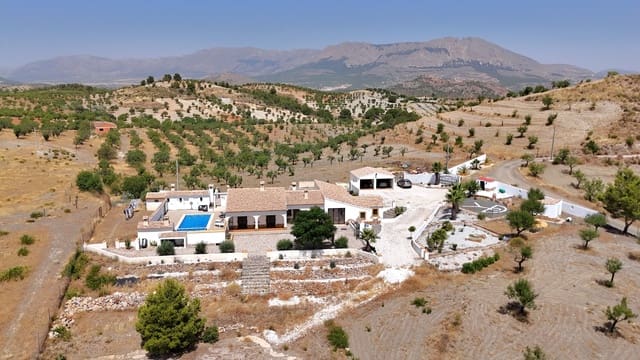 5 bedroom Finca/Country House for sale in Vélez-Rubio with pool garage - € 369,950 (Ref: 9131338)