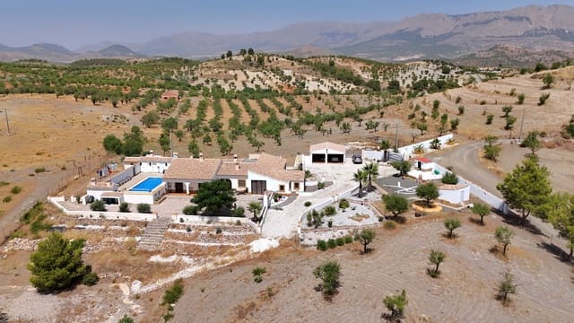 5 bedroom Finca/Country House for sale in Vélez-Rubio with pool garage - € 369,950 (Ref: 9131338)