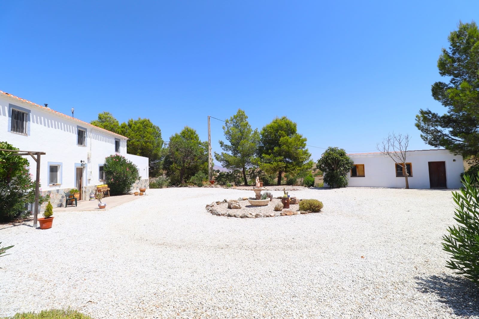 4 soveværelse Finca/Landehus til salg i Velez-Rubio med swimmingpool garage - € 390.000 (Ref: 9168808)