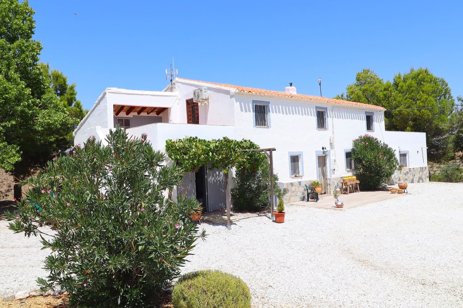 4 soveværelse Finca/Landehus til salg i Velez-Rubio med swimmingpool garage - € 390.000 (Ref: 9168808)