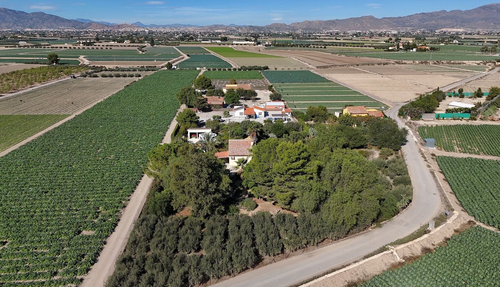 4 sypialnia Finka/Dom wiejski na sprzedaż w Lorca z basenem garażem - 265 000 € (Ref: 9379631)