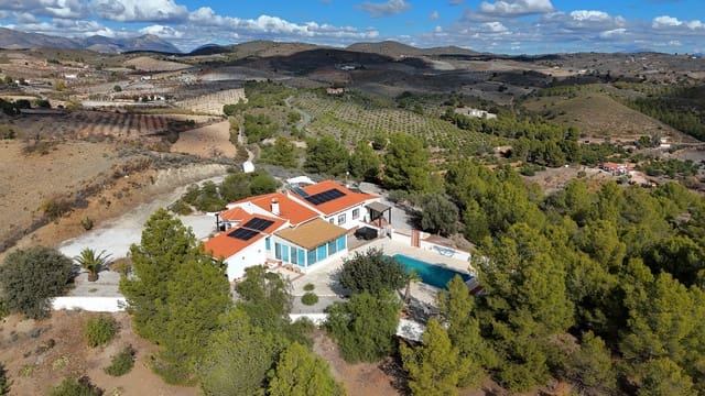 4 bedroom Villa for sale in Puerto Lumbreras with pool garage - € 325,000 (Ref: 9404575)