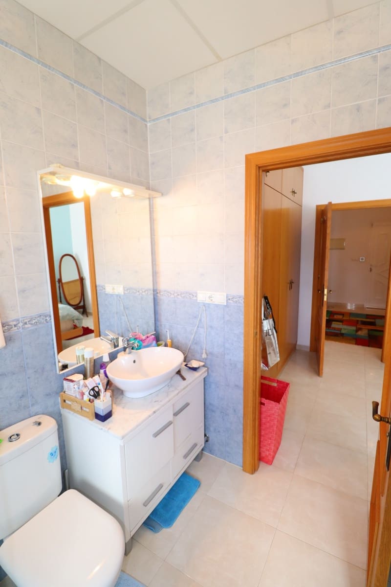 4 bedroom Villa for sale in Puerto Lumbreras with pool garage - € 325,000 (Ref: 9404575)