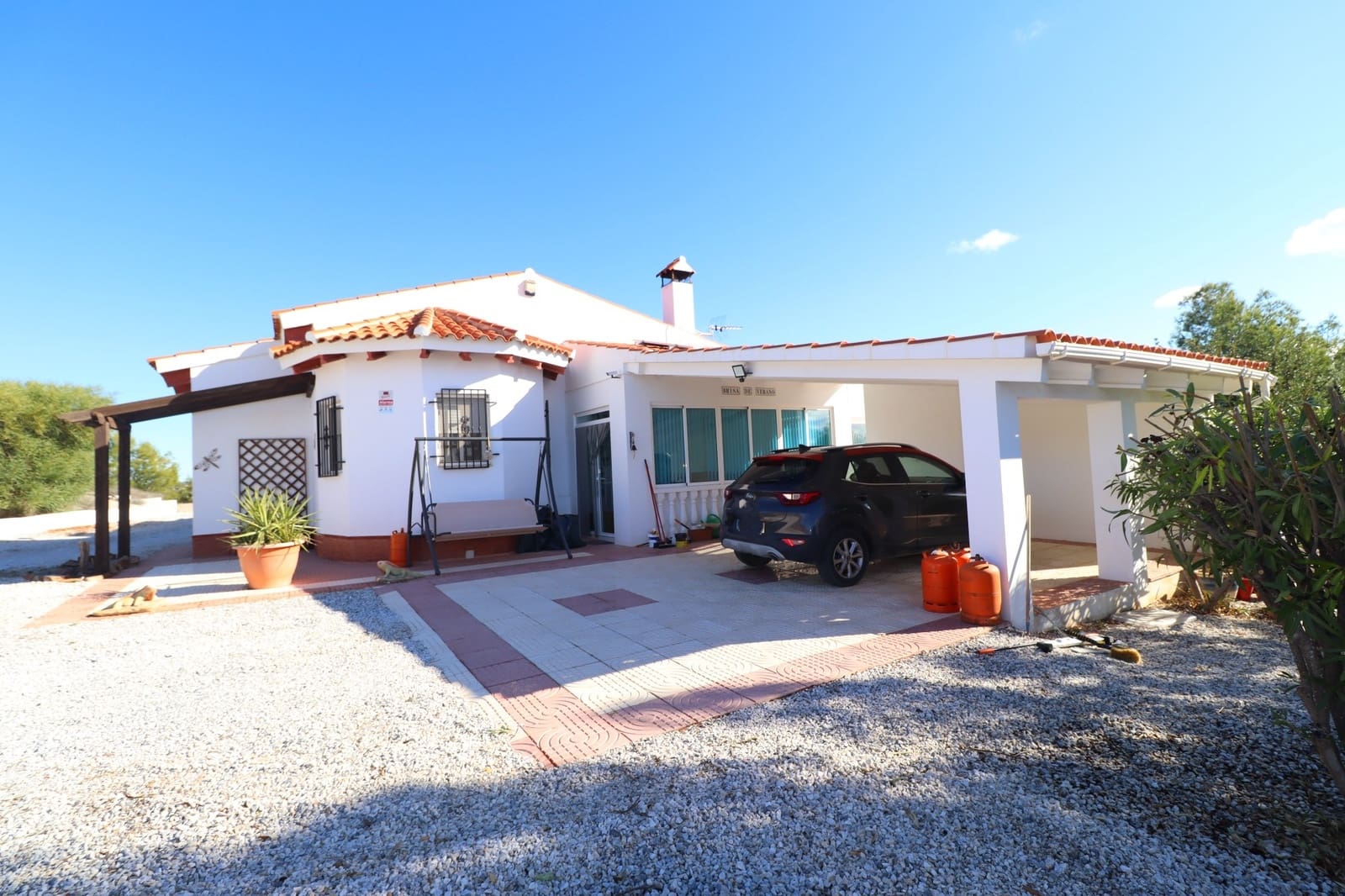 4 bedroom Villa for sale in Puerto Lumbreras with pool garage - € 325,000 (Ref: 9404575)