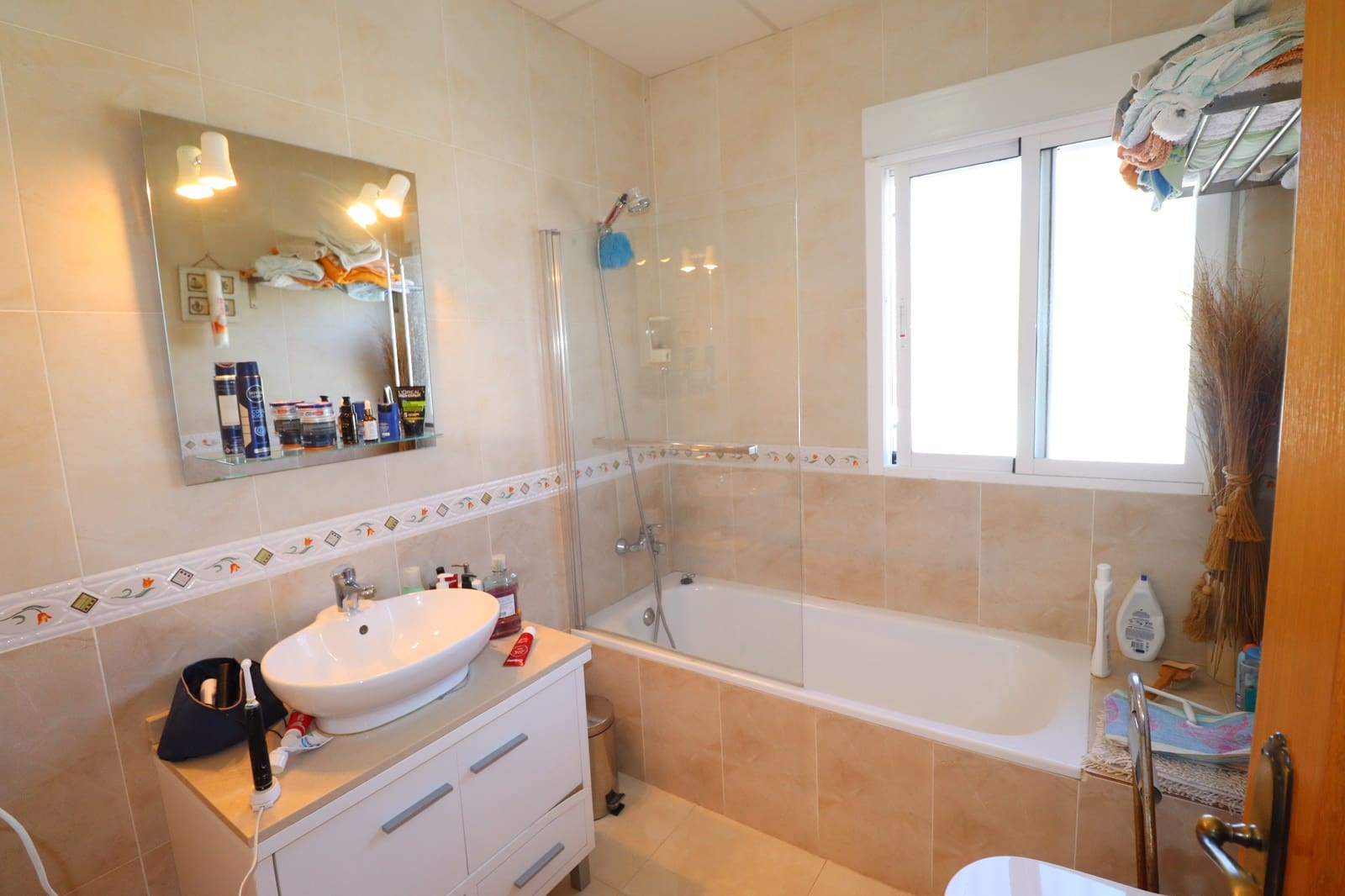 4 bedroom Villa for sale in Puerto Lumbreras with pool garage - € 325,000 (Ref: 9404575)