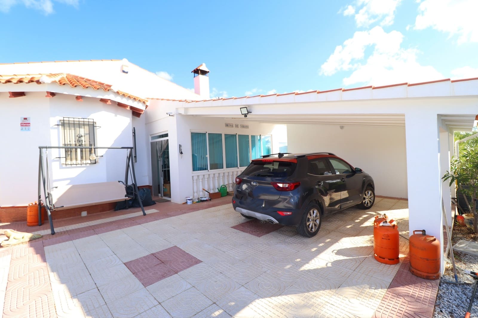 4 bedroom Villa for sale in Puerto Lumbreras with pool garage - € 325,000 (Ref: 9404575)