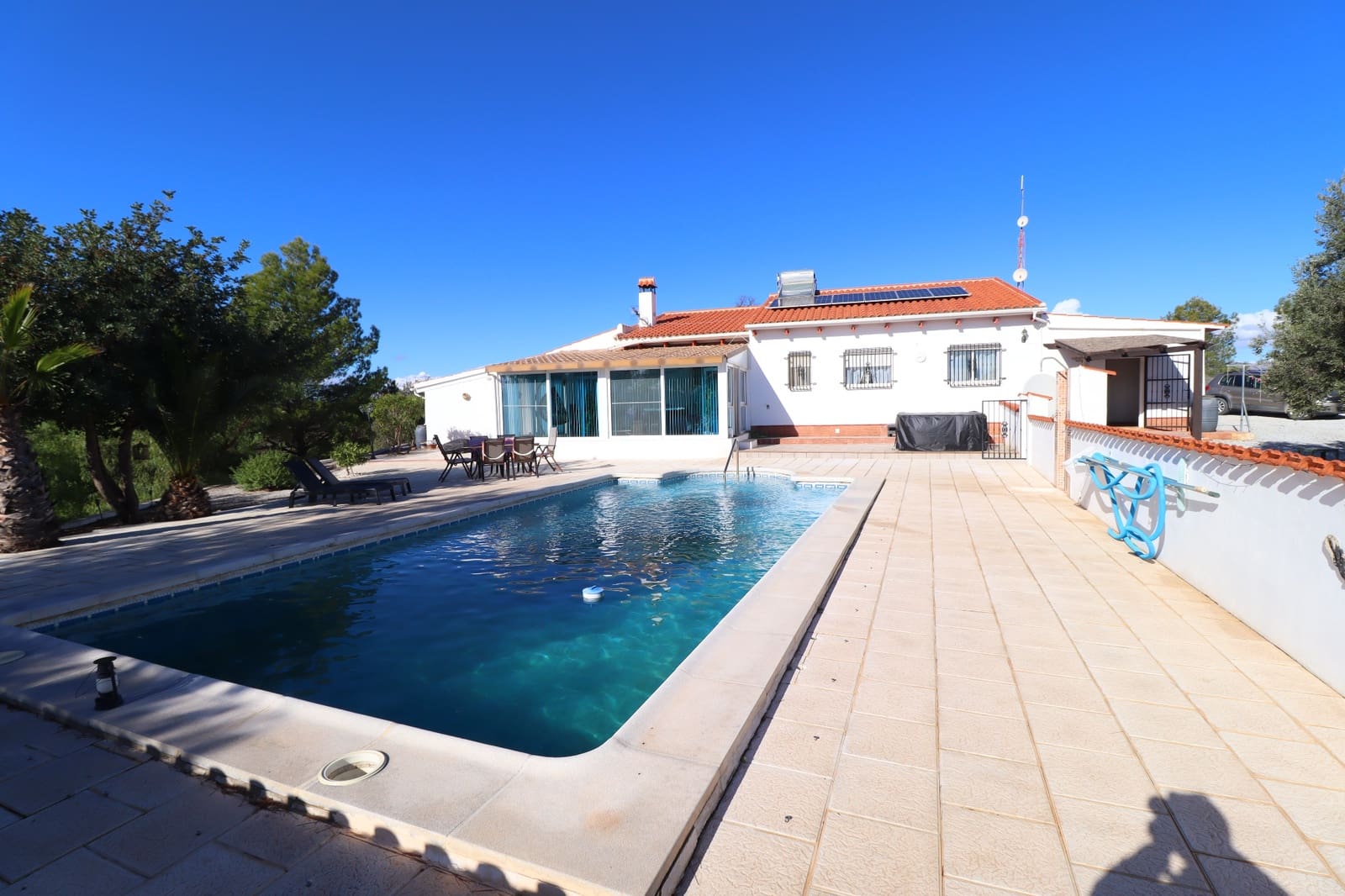 4 bedroom Villa for sale in Puerto Lumbreras with pool garage - € 325,000 (Ref: 9404575)