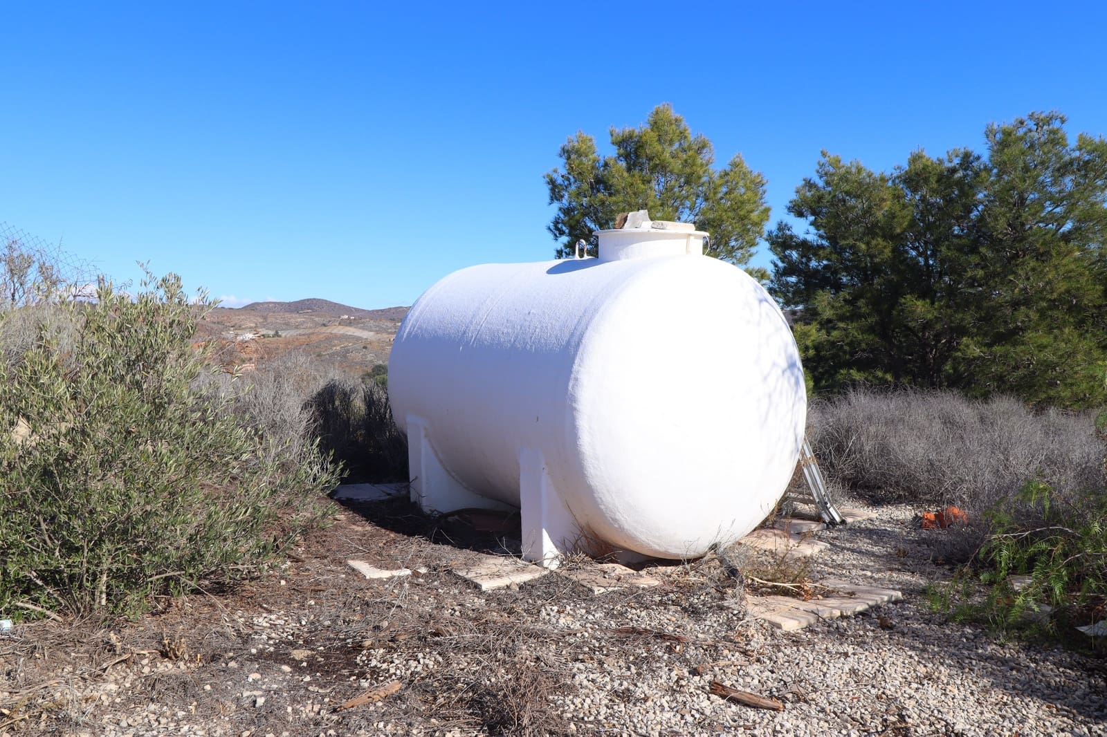 4 bedroom Villa for sale in Puerto Lumbreras with pool garage - € 325,000 (Ref: 9404575)