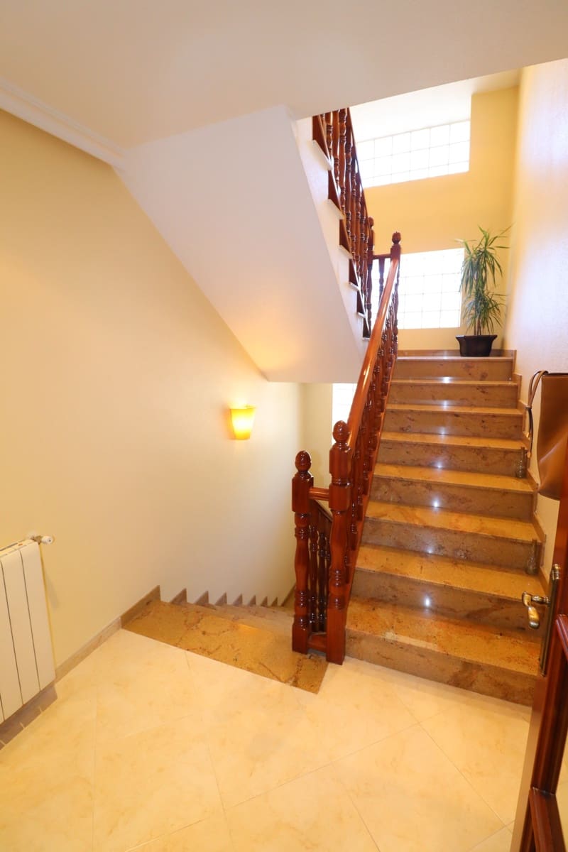 4 Zimmer Villa zu verkaufen in Lorca mit Garage - 475.000 € (Ref: 9469809)