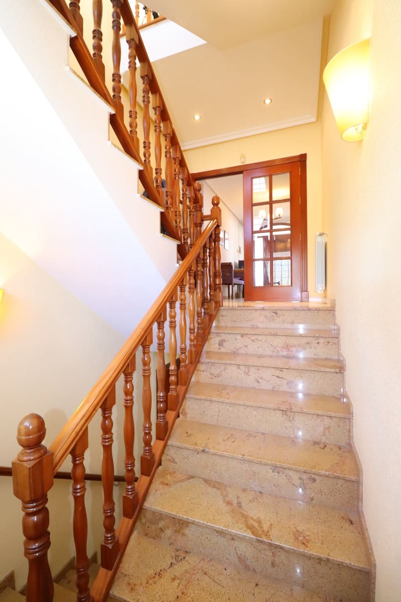 4 Zimmer Villa zu verkaufen in Lorca mit Garage - 475.000 € (Ref: 9469809)