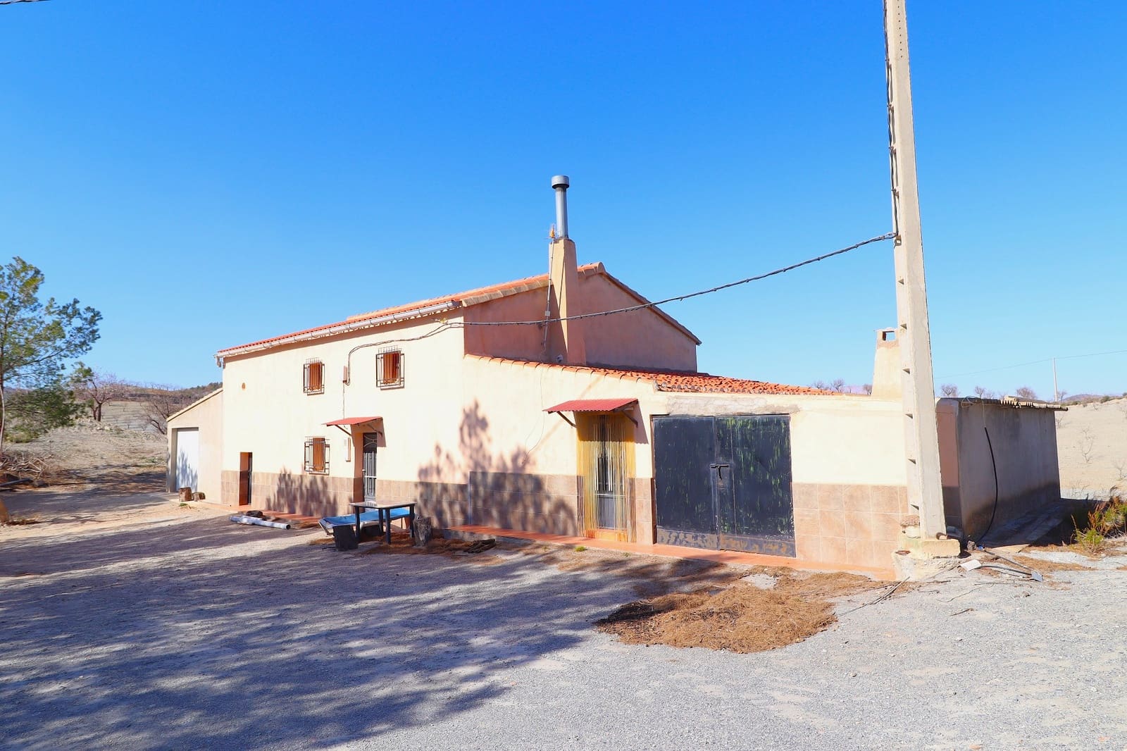 3 bedroom Finca/Country House for sale in Velez-Rubio with garage - € 160,000 (Ref: 9552989)
