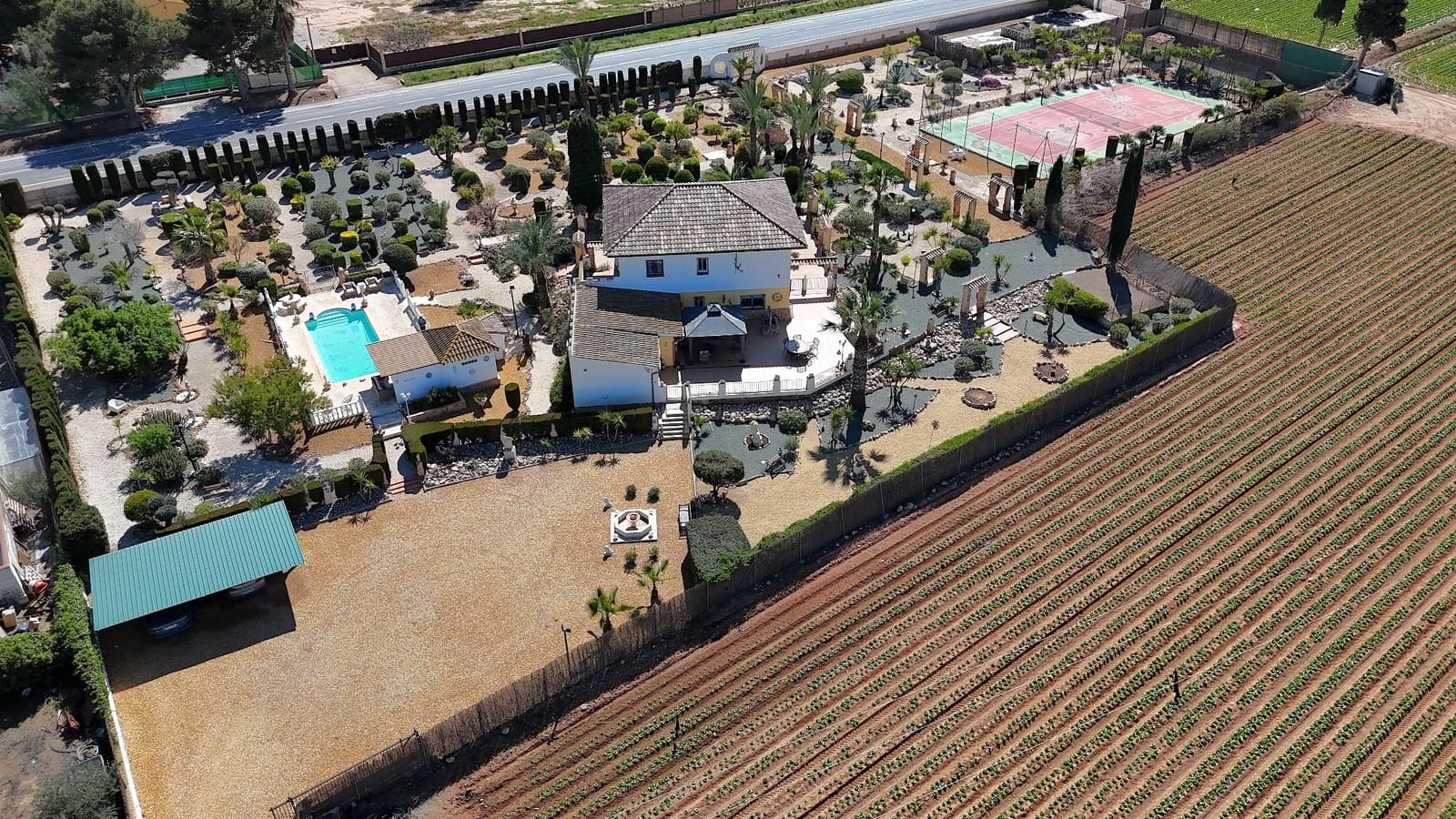 5 bedroom Villa for sale in Purias with pool garage - € 499,950 (Ref: 9713449)