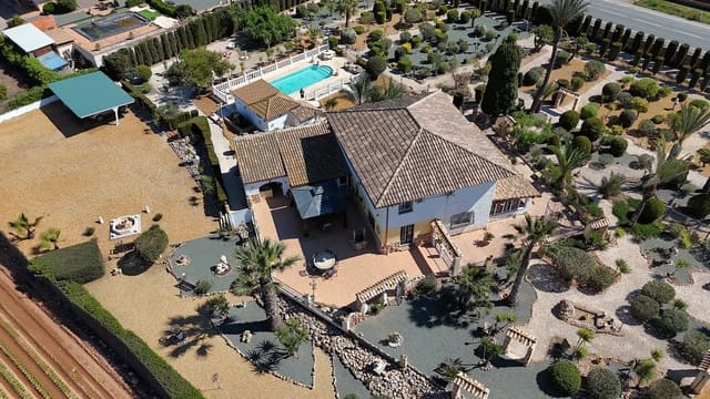 5 bedroom Villa for sale in Purias, Lorca with pool garage - € 499,950 (Ref: 9713449)