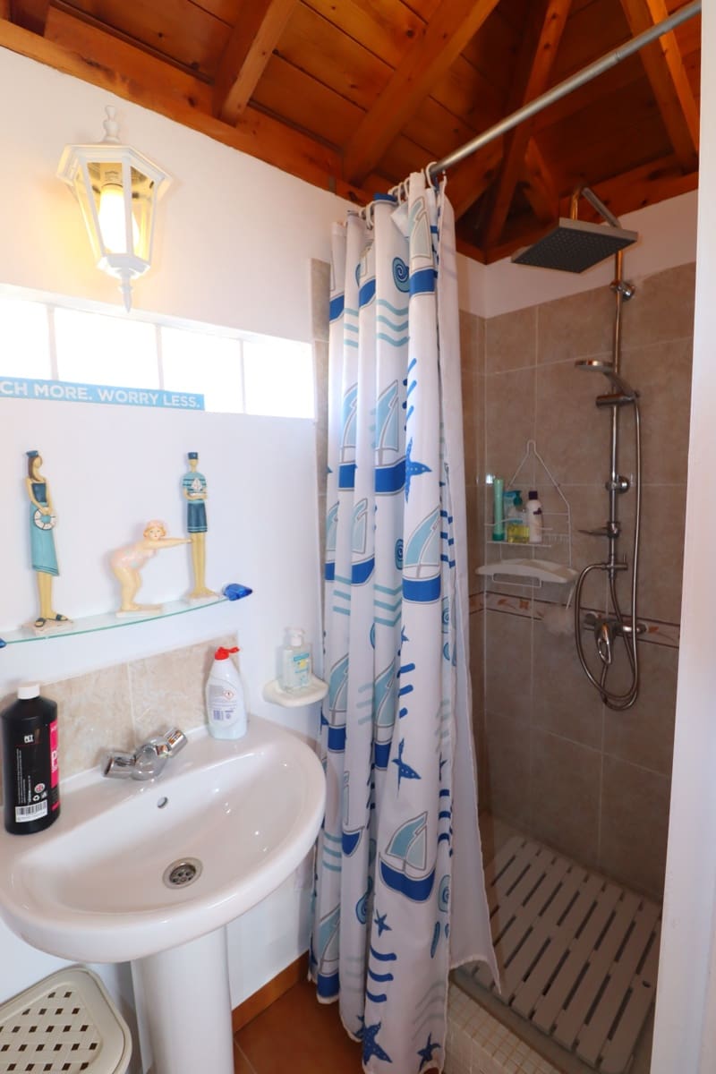 5 bedroom Villa for sale in Purias with pool garage - € 499,950 (Ref: 9713449)