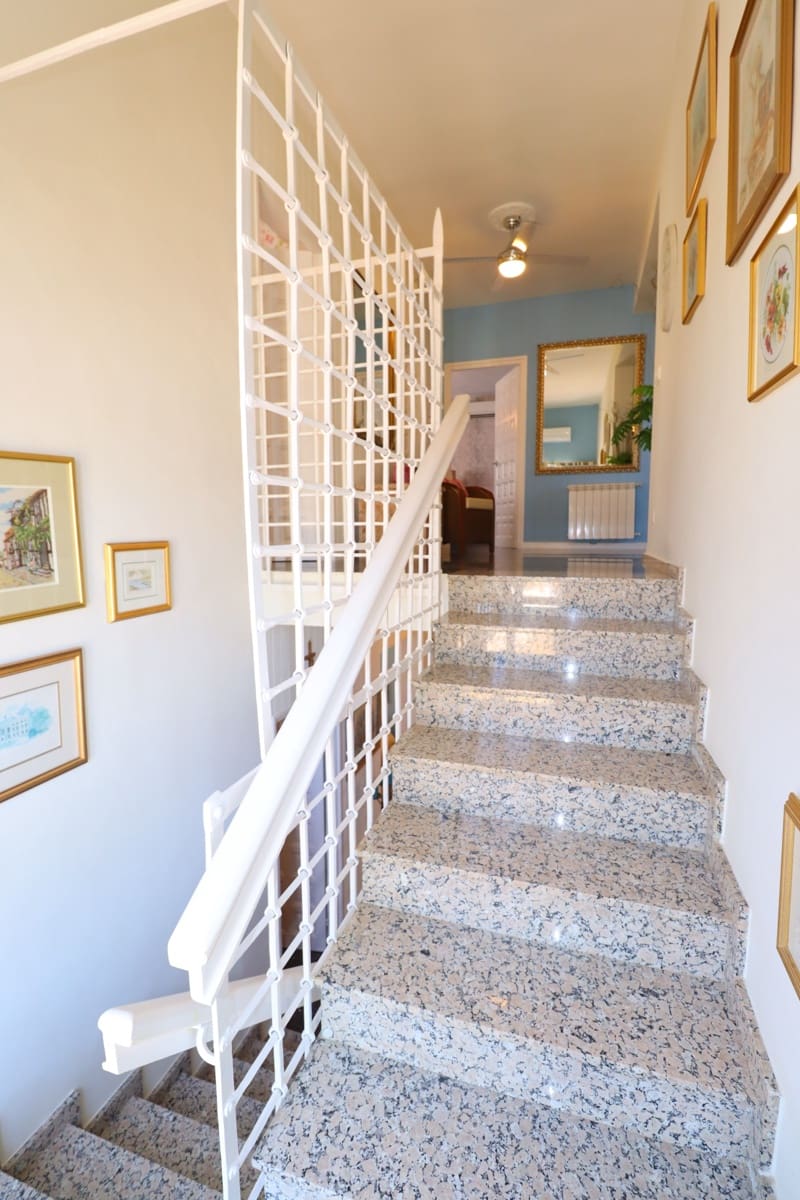 5 bedroom Villa for sale in Purias with pool garage - € 499,950 (Ref: 9713449)