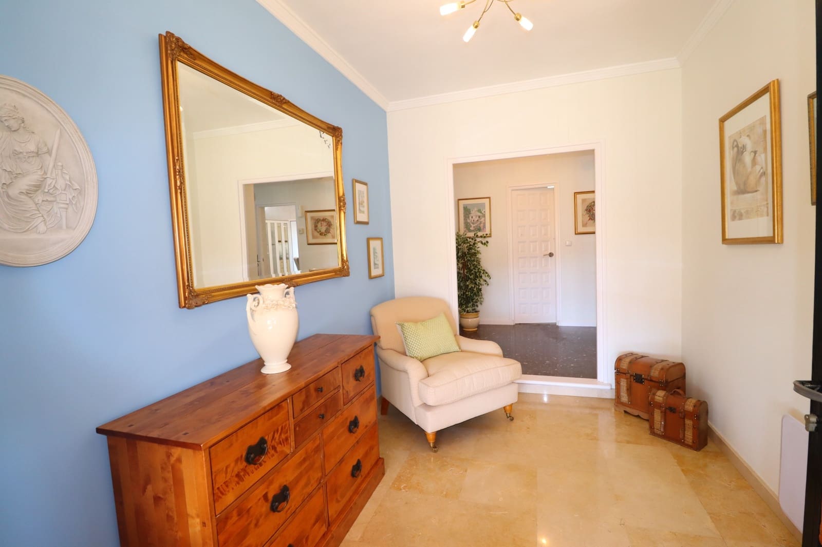 5 bedroom Villa for sale in Purias with pool garage - € 499,950 (Ref: 9713449)