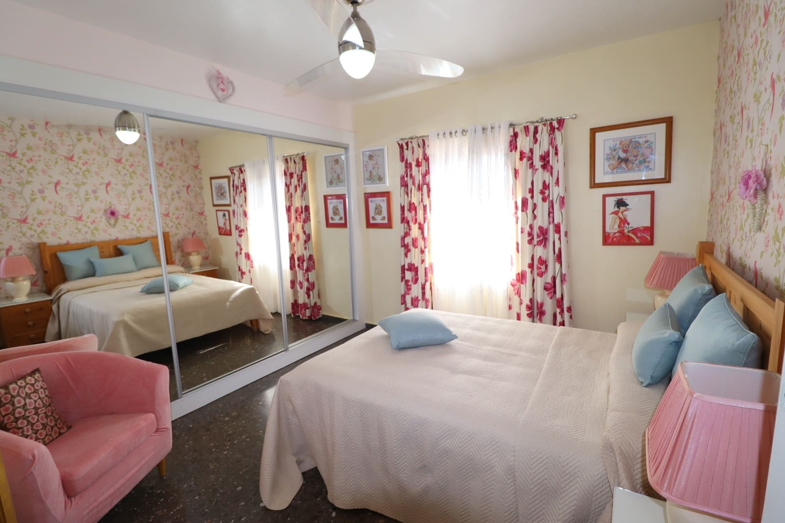 5 bedroom Villa for sale in Purias with pool garage - € 499,950 (Ref: 9713449)