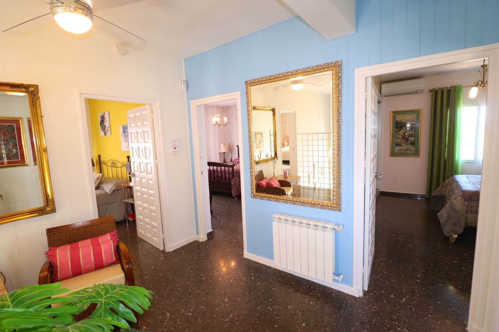 5 bedroom Villa for sale in Purias with pool garage - € 499,950 (Ref: 9713449)