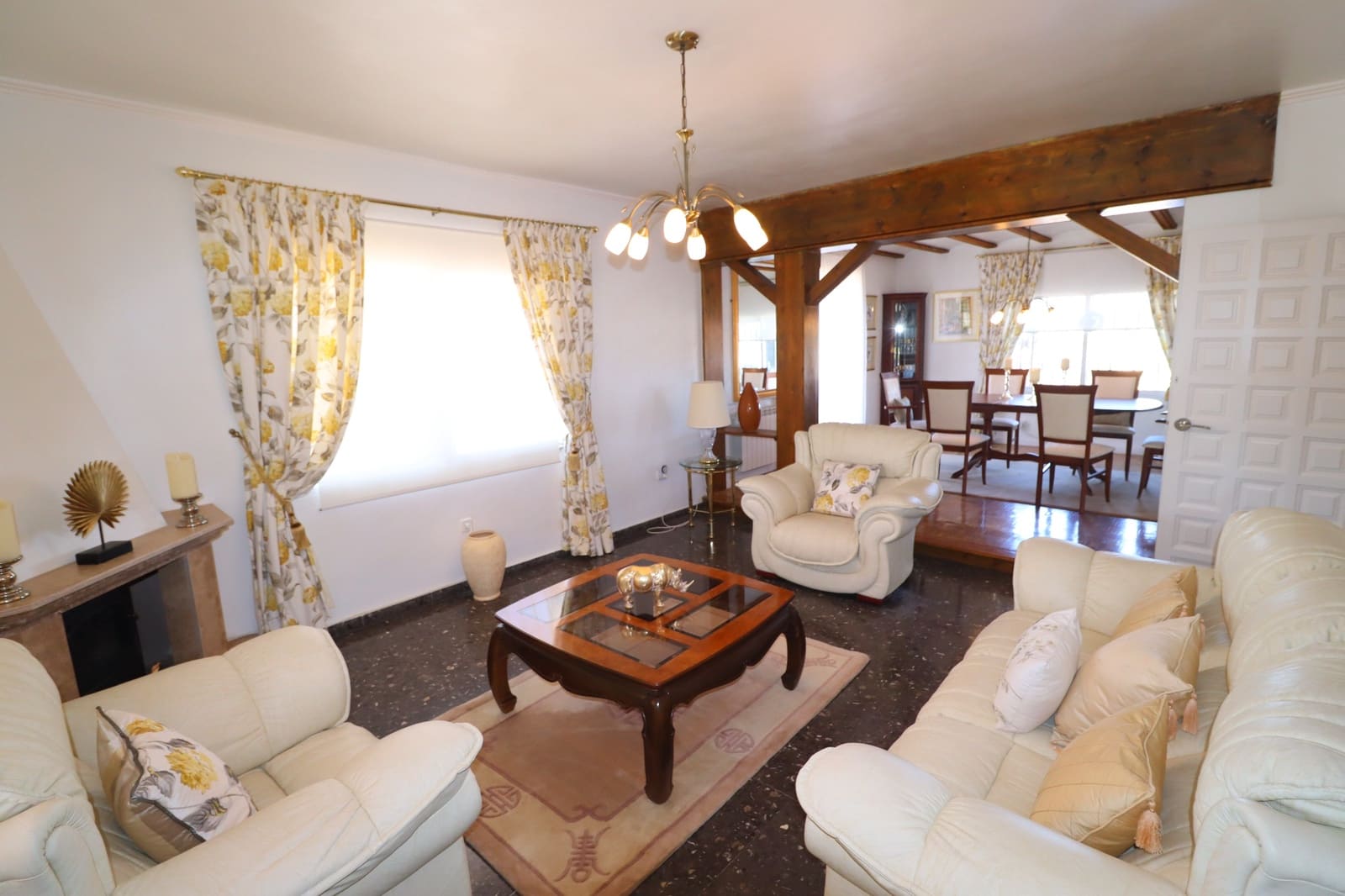 5 bedroom Villa for sale in Purias with pool garage - € 499,950 (Ref: 9713449)