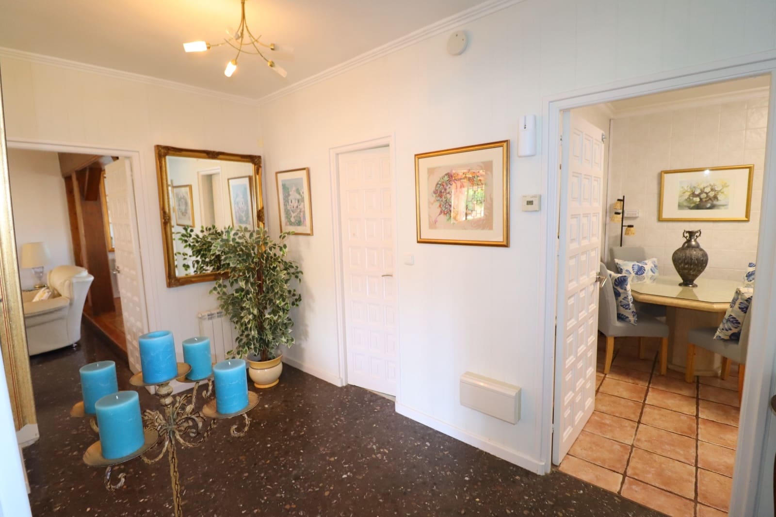 5 bedroom Villa for sale in Purias with pool garage - € 499,950 (Ref: 9713449)