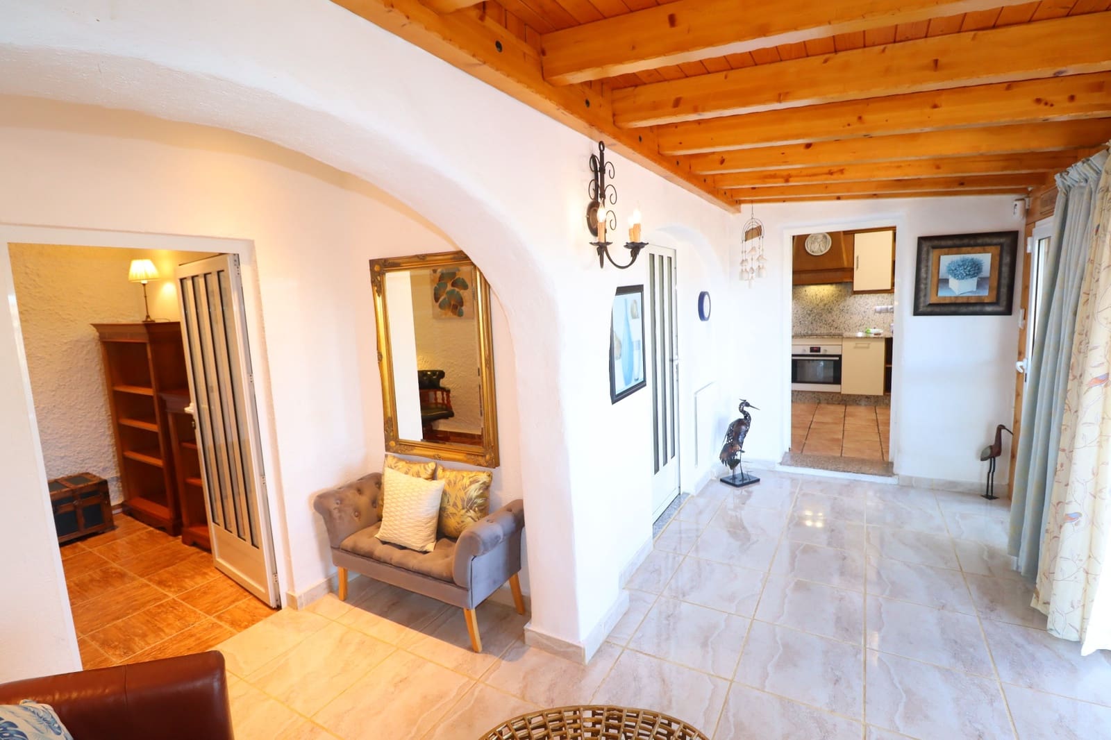 5 bedroom Villa for sale in Purias with pool garage - € 499,950 (Ref: 9713449)