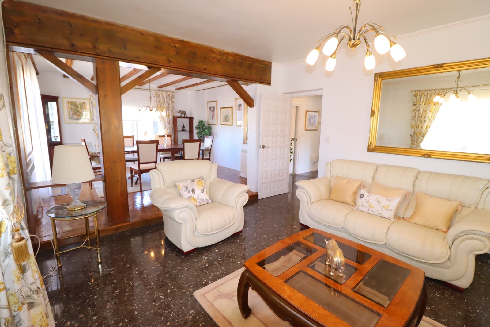 5 bedroom Villa for sale in Purias with pool garage - € 499,950 (Ref: 9713449)