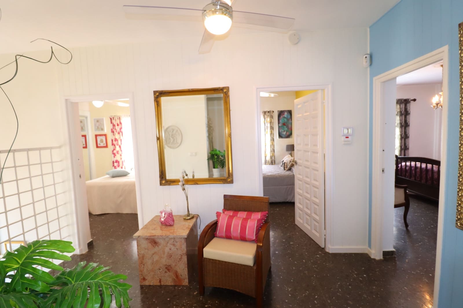 5 bedroom Villa for sale in Purias with pool garage - € 499,950 (Ref: 9713449)