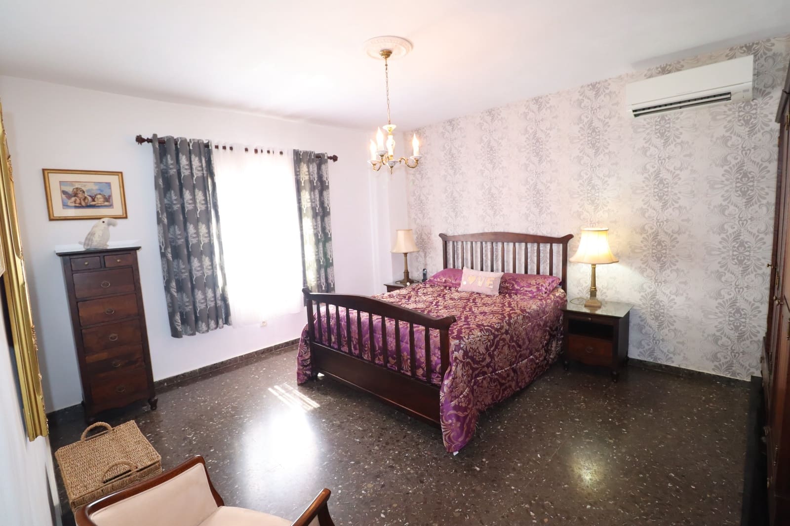 5 bedroom Villa for sale in Purias with pool garage - € 499,950 (Ref: 9713449)