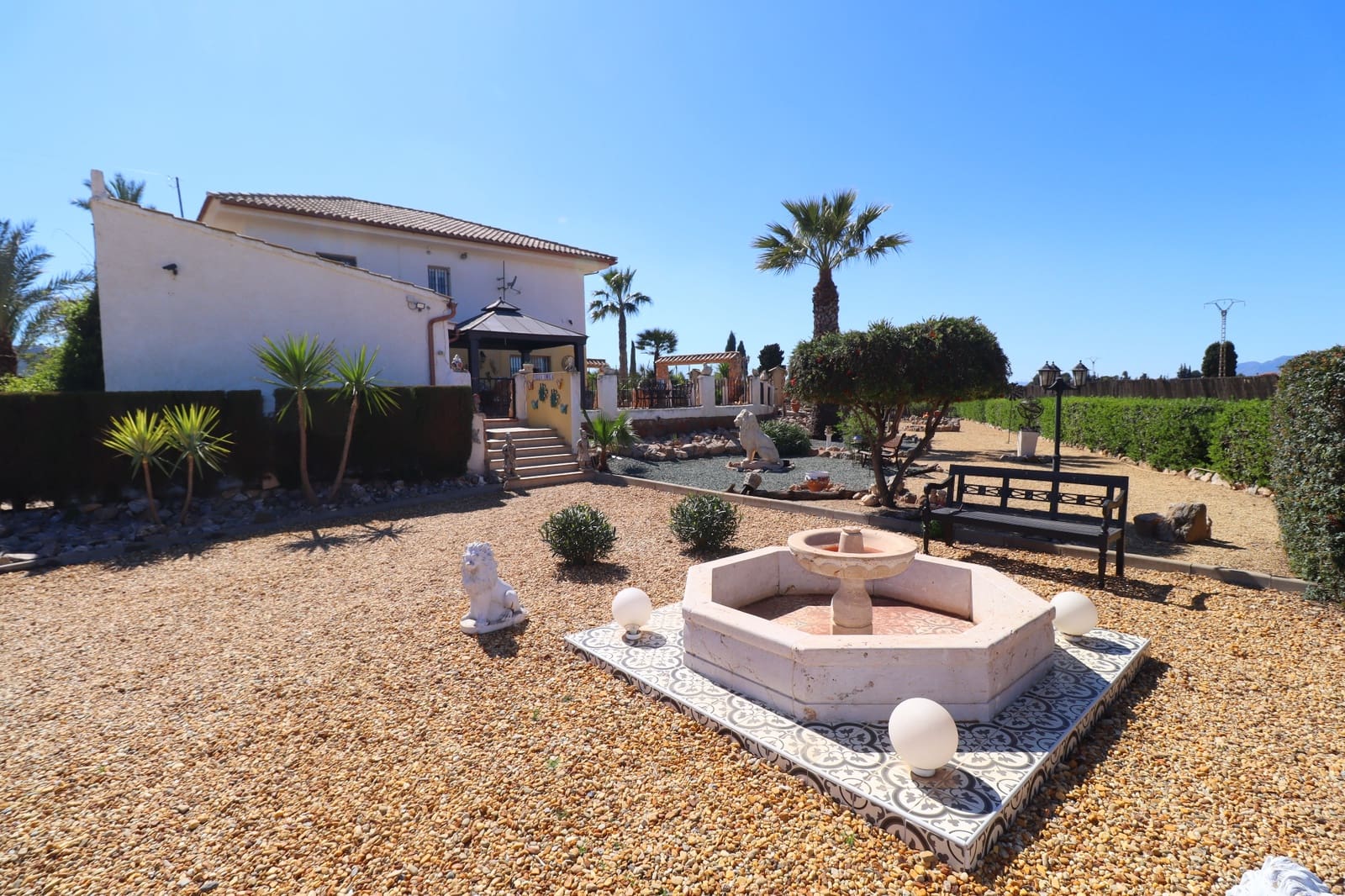5 bedroom Villa for sale in Purias with pool garage - € 499,950 (Ref: 9713449)