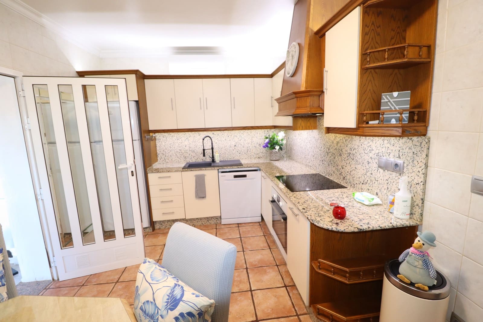 5 bedroom Villa for sale in Purias with pool garage - € 499,950 (Ref: 9713449)