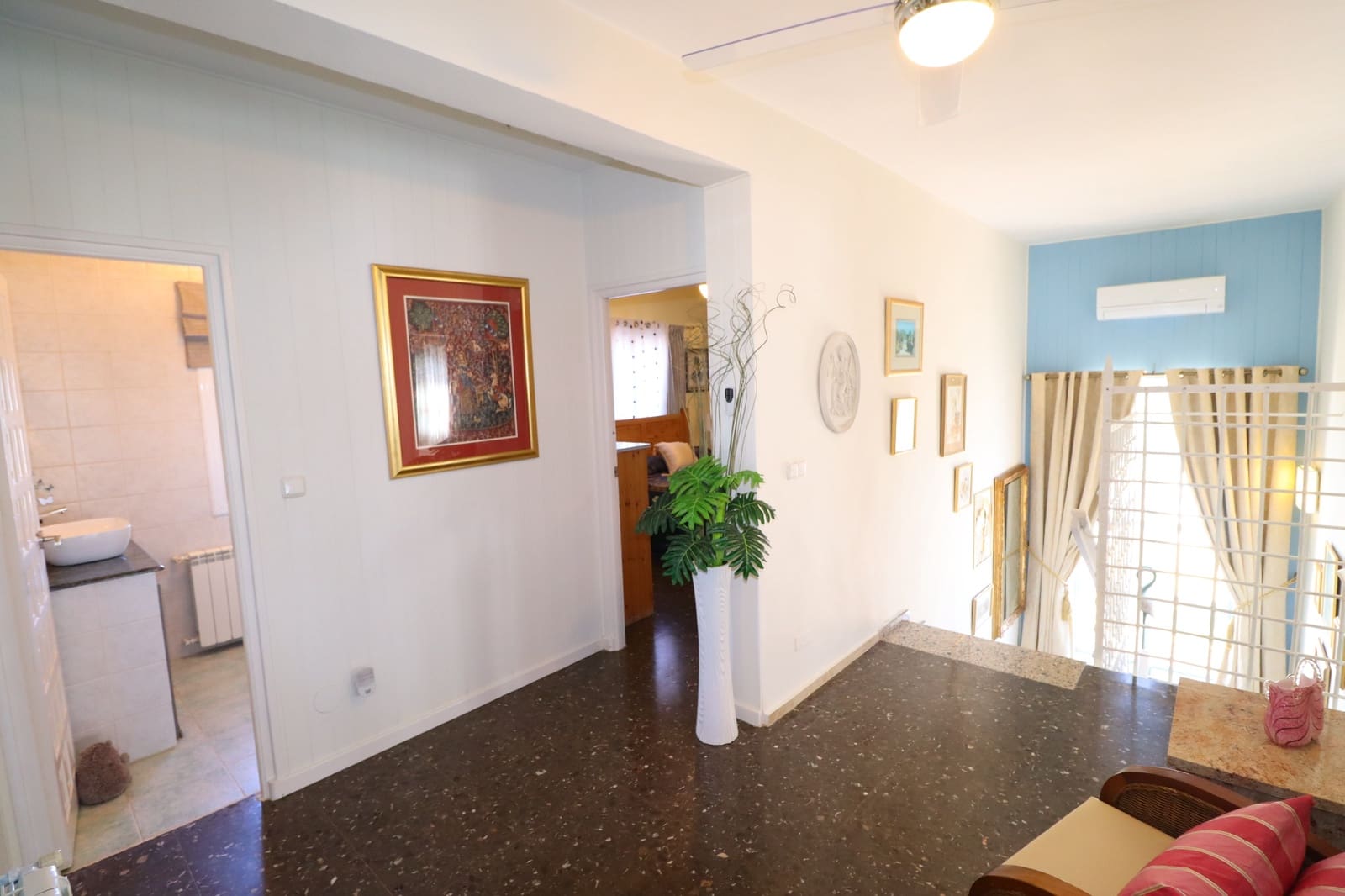 5 bedroom Villa for sale in Purias with pool garage - € 499,950 (Ref: 9713449)