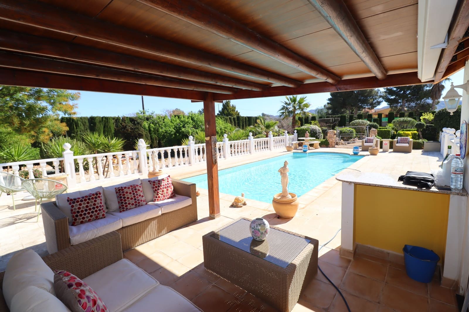 5 bedroom Villa for sale in Purias with pool garage - € 499,950 (Ref: 9713449)