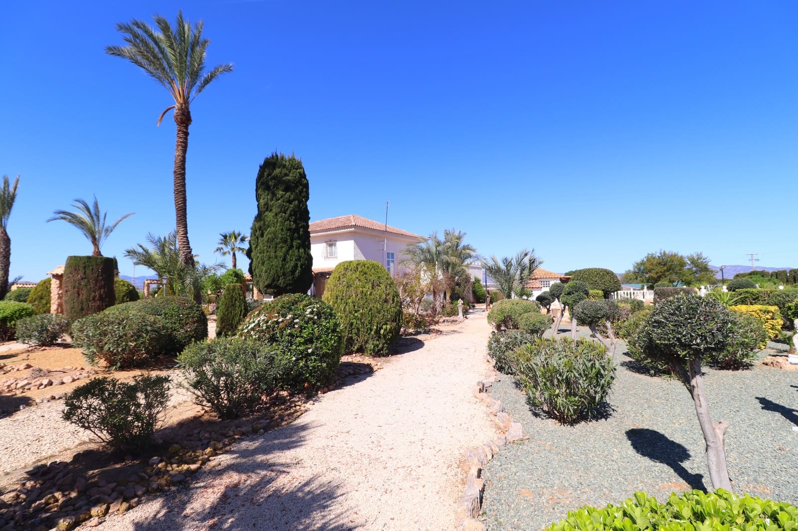 5 bedroom Villa for sale in Purias with pool garage - € 499,950 (Ref: 9713449)