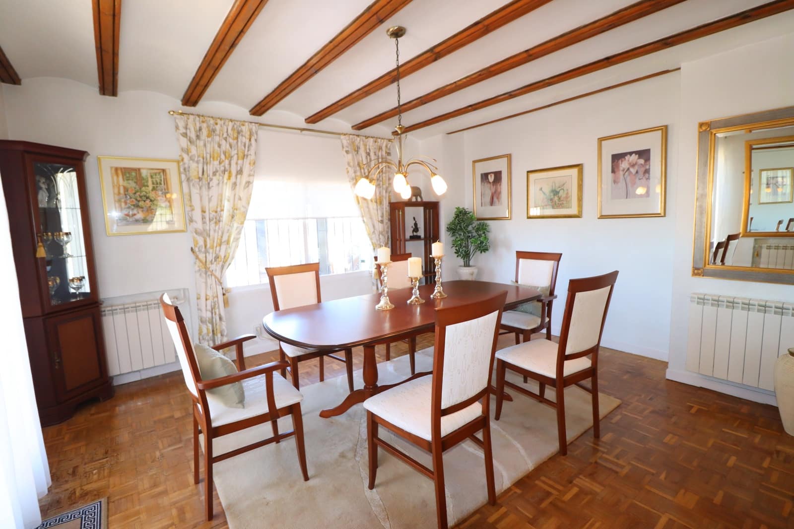 5 bedroom Villa for sale in Purias with pool garage - € 499,950 (Ref: 9713449)