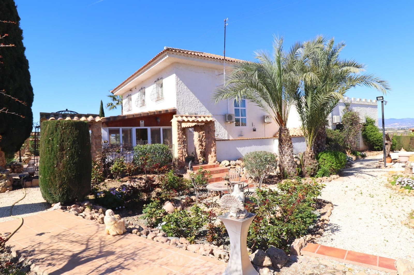 5 bedroom Villa for sale in Purias with pool garage - € 499,950 (Ref: 9713449)