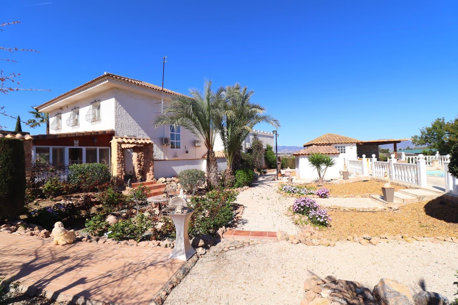 5 bedroom Villa for sale in Purias with pool garage - € 499,950 (Ref: 9713449)