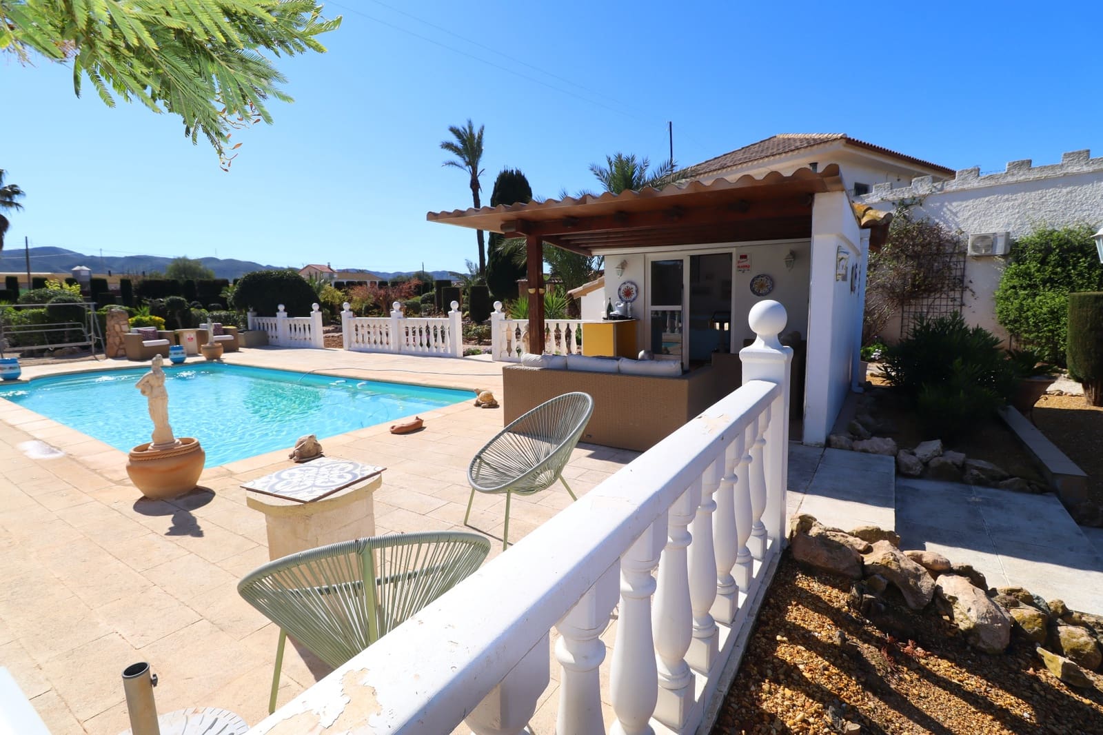5 bedroom Villa for sale in Purias with pool garage - € 499,950 (Ref: 9713449)