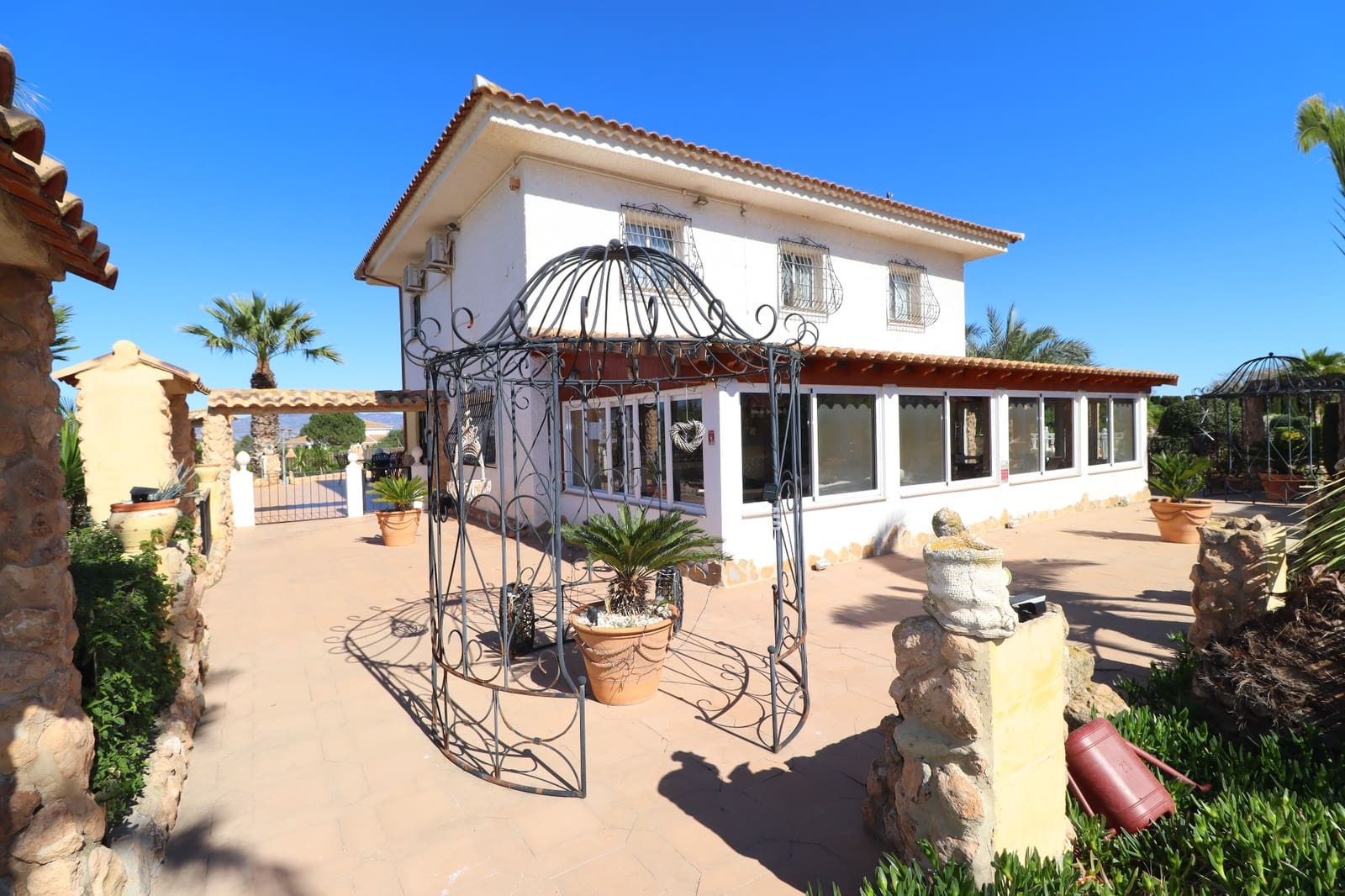 5 bedroom Villa for sale in Purias with pool garage - € 499,950 (Ref: 9713449)