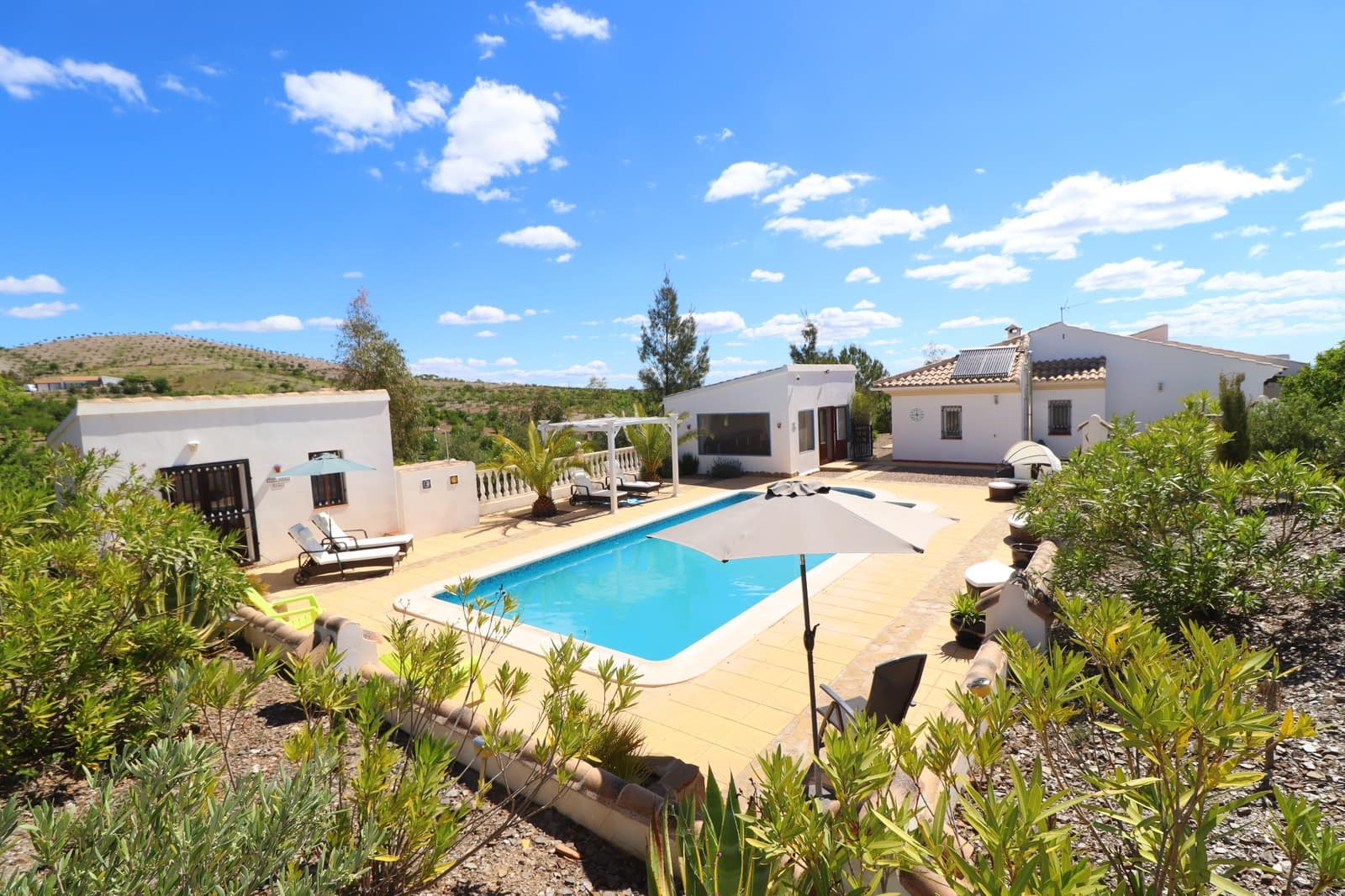 3 soveværelse Villa til salg i Puerto Lumbreras med swimmingpool garage - € 339.000 (Ref: 9843783)