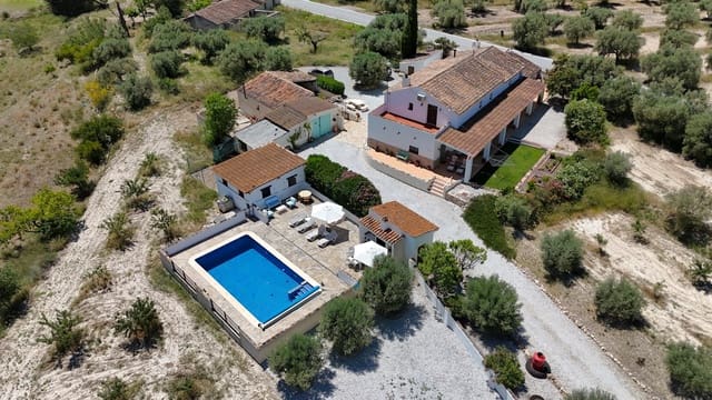 8 bedroom Finca/Country House for sale in Vélez-Blanco with pool garage - € 469,995 (Ref: 9895226)