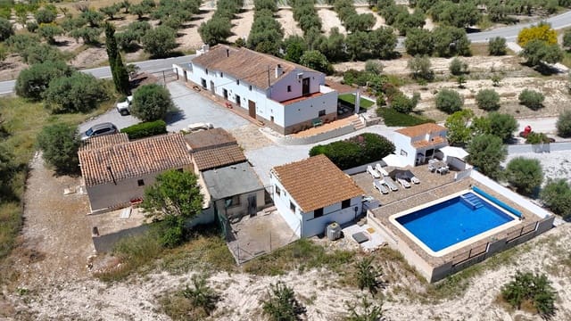 8 bedroom Finca/Country House for sale in Vélez-Blanco with pool garage - € 469,995 (Ref: 9895226)