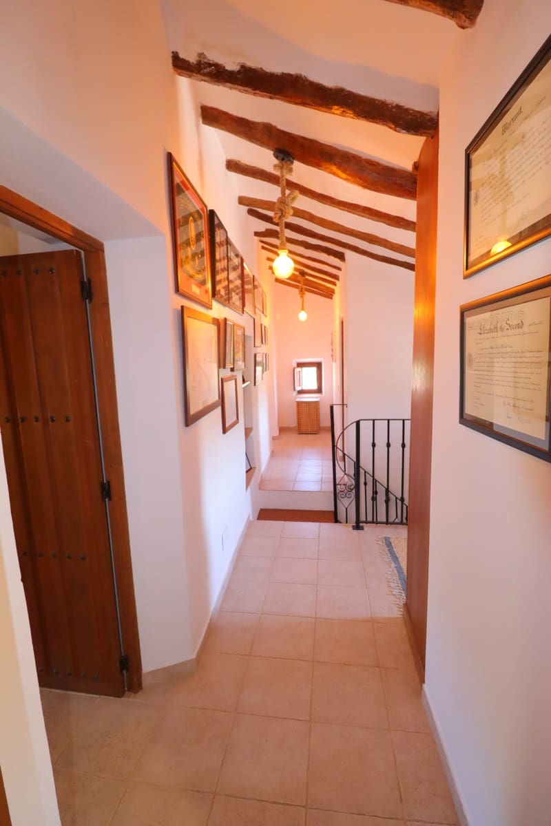 Finca/Casa Rural de 8 habitaciones en Vélez-Blanco en venta con piscina garaje - 469.995 € (Ref: 9895226)