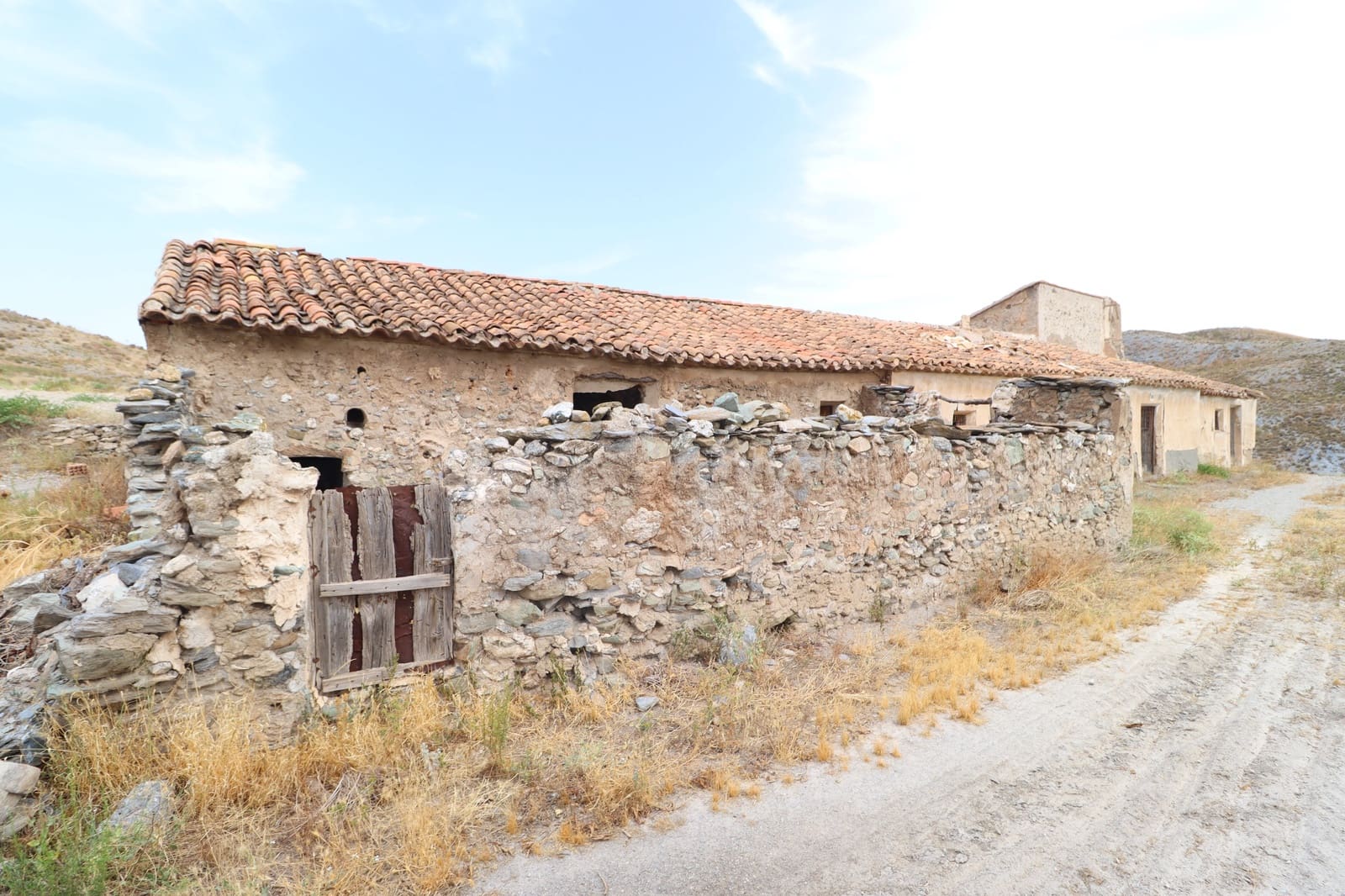5 bedroom Finca/Country House for sale in Puerto Lumbreras - € 85,000 (Ref: 9932085)