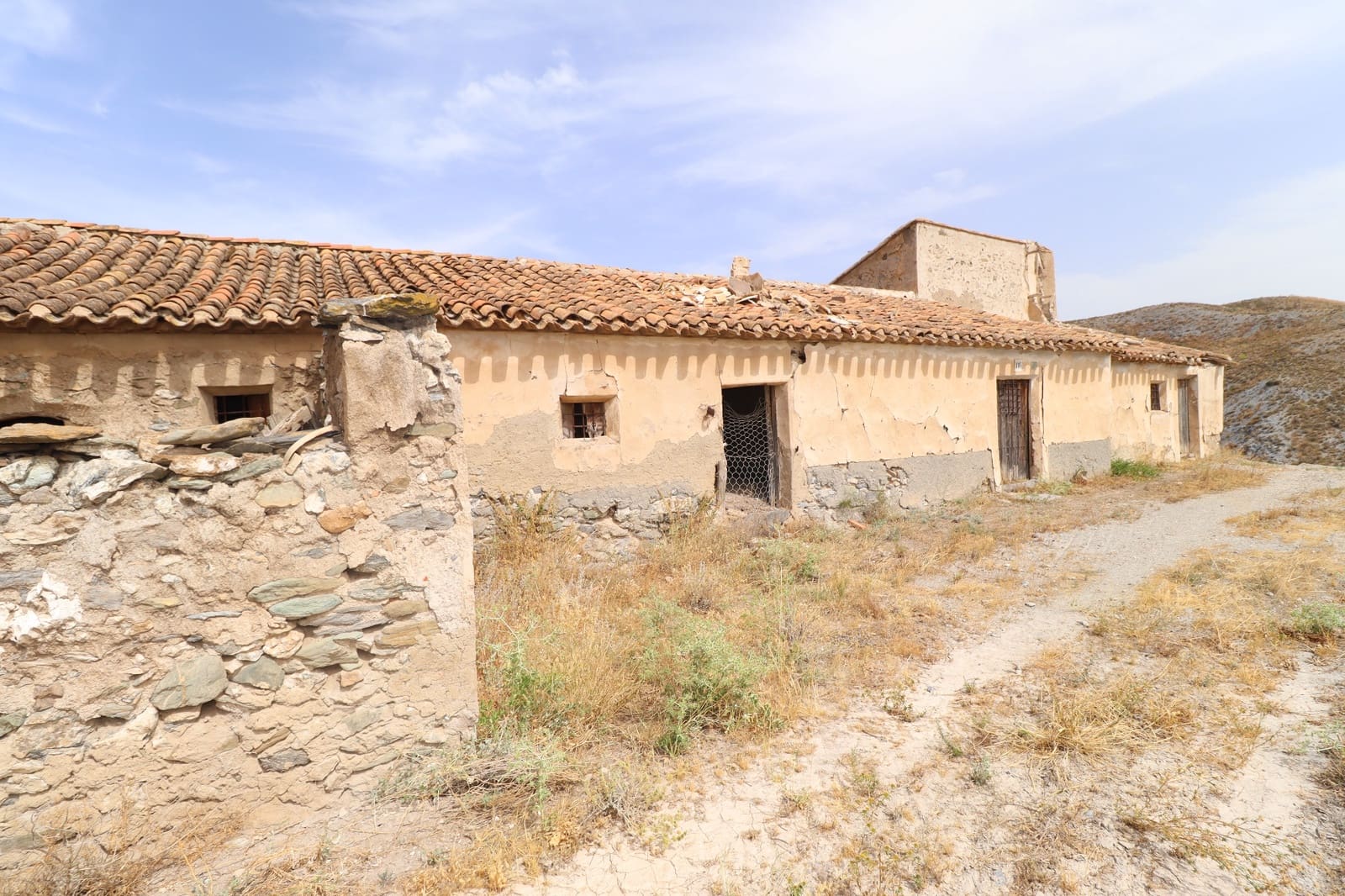 5 bedroom Finca/Country House for sale in Puerto Lumbreras - € 85,000 (Ref: 9932085)