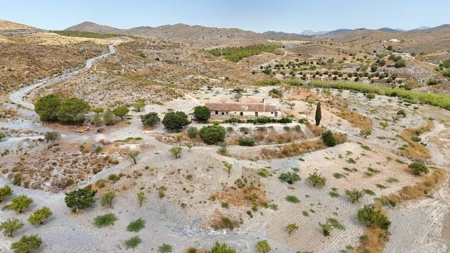 Finca/Casa Rural de 5 habitaciones en Puerto Lumbreras en venta - 85.000 € (Ref: 9932085)