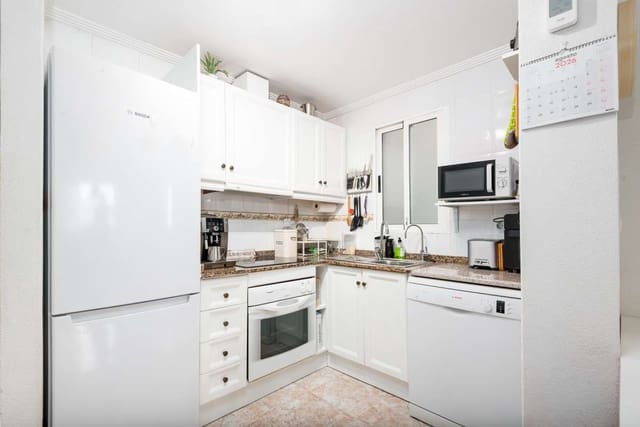 2 bedroom Apartment for sale in Torrevieja with pool - € 129,000 (Ref: 10048133)