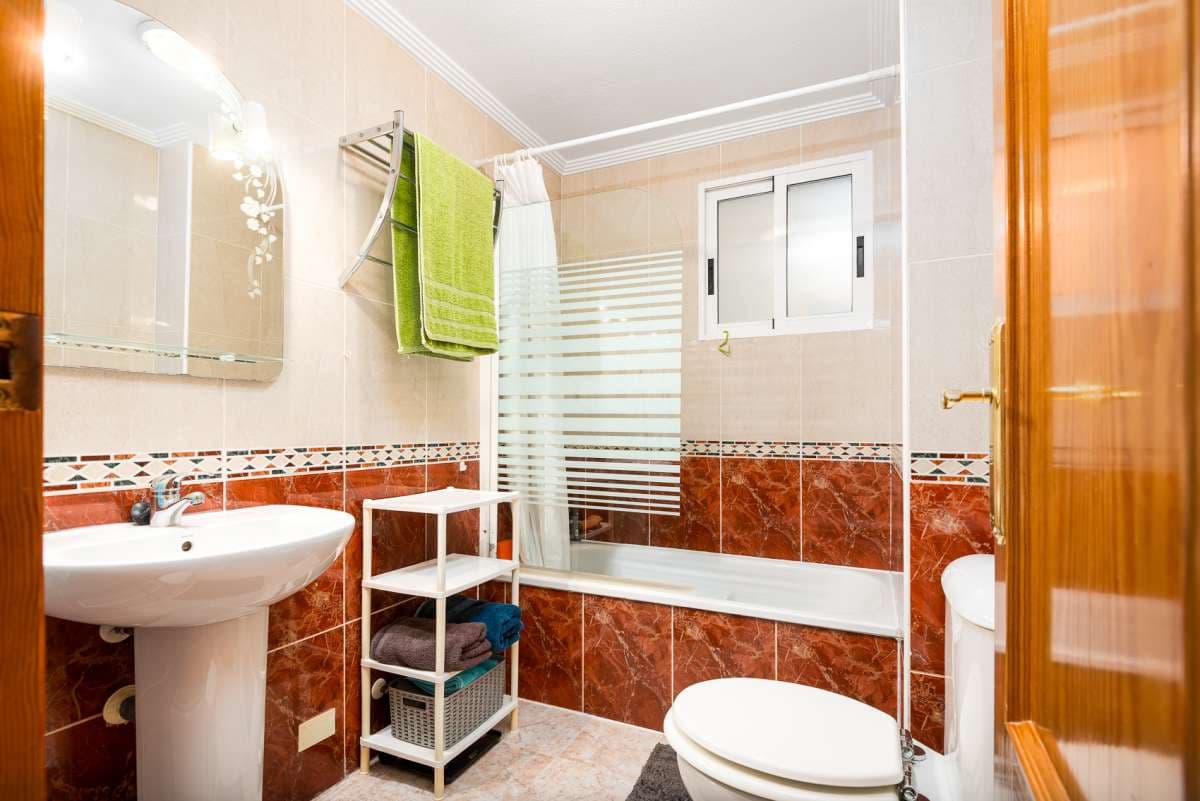 2 Zimmer Apartment zu verkaufen in Torrevieja mit Pool - 129.000 € (Ref: 10048133)