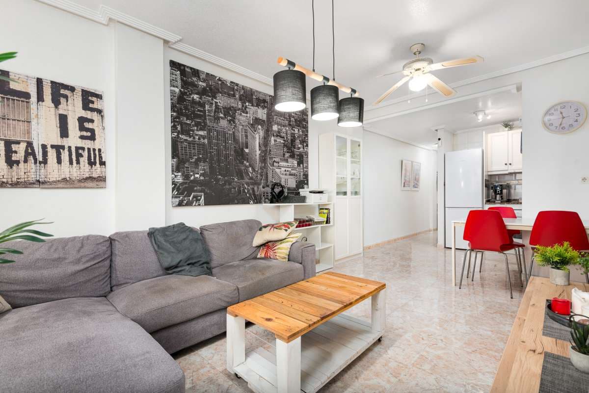 2 Zimmer Apartment zu verkaufen in Torrevieja mit Pool - 129.000 € (Ref: 10048133)